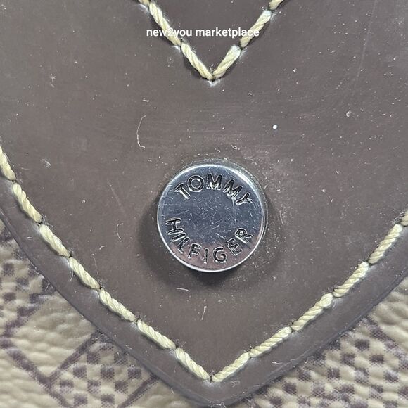 tommy hilfiger hand bag compact purse brown with black interior lightly used - Picture 5 of 16